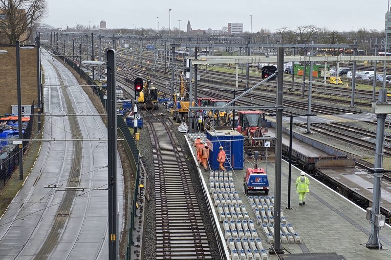 Werkzaamheden aan verbreding perron Utrecht Centraal